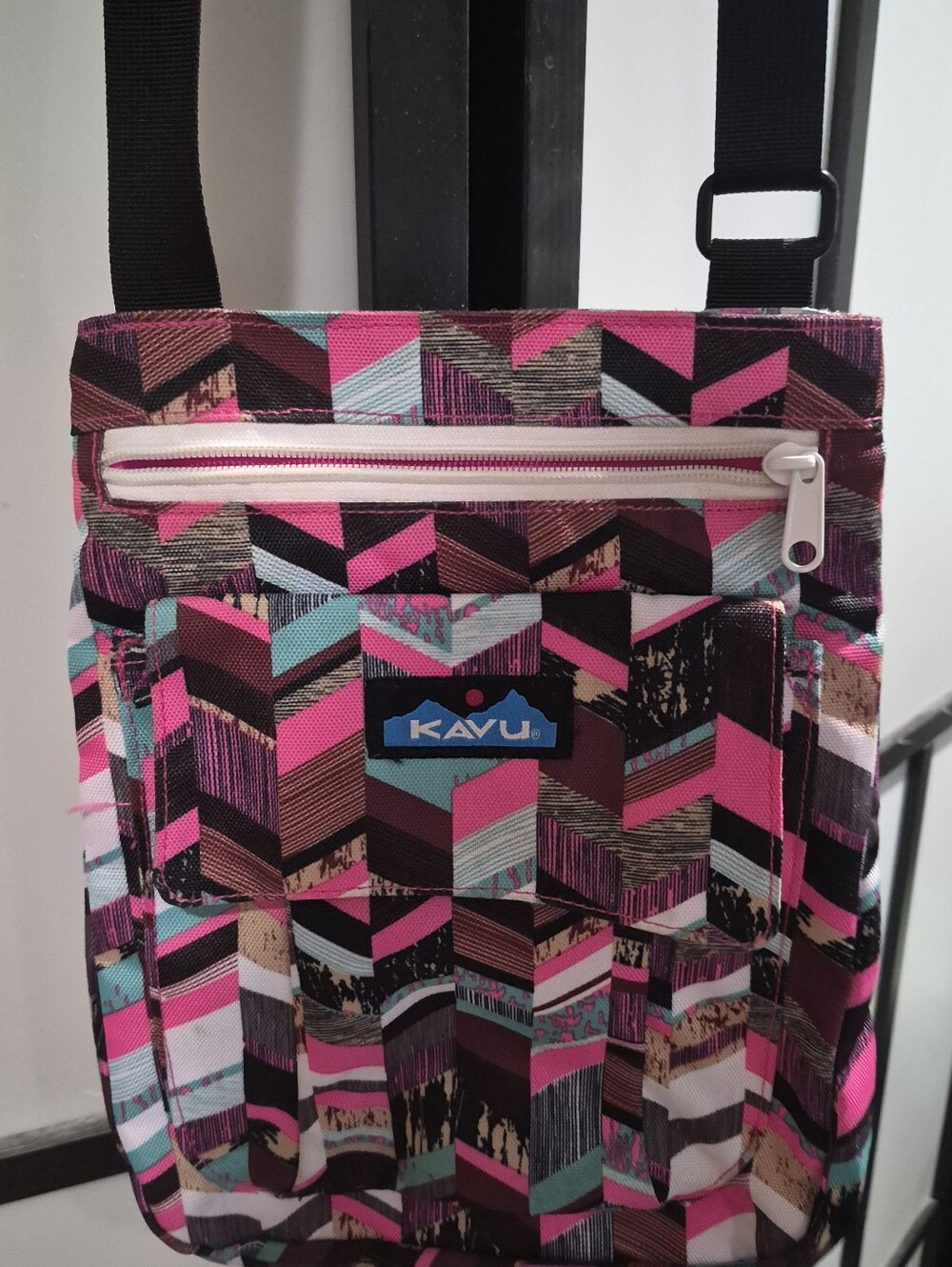 Kavu Multicolor Chevron Crossbody Bag with Pink Accents